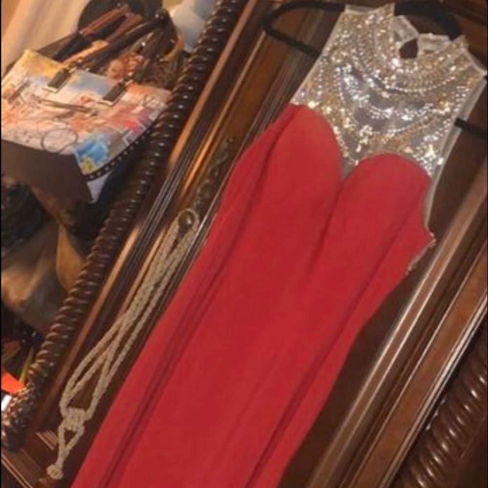 Night gown or Prom dress